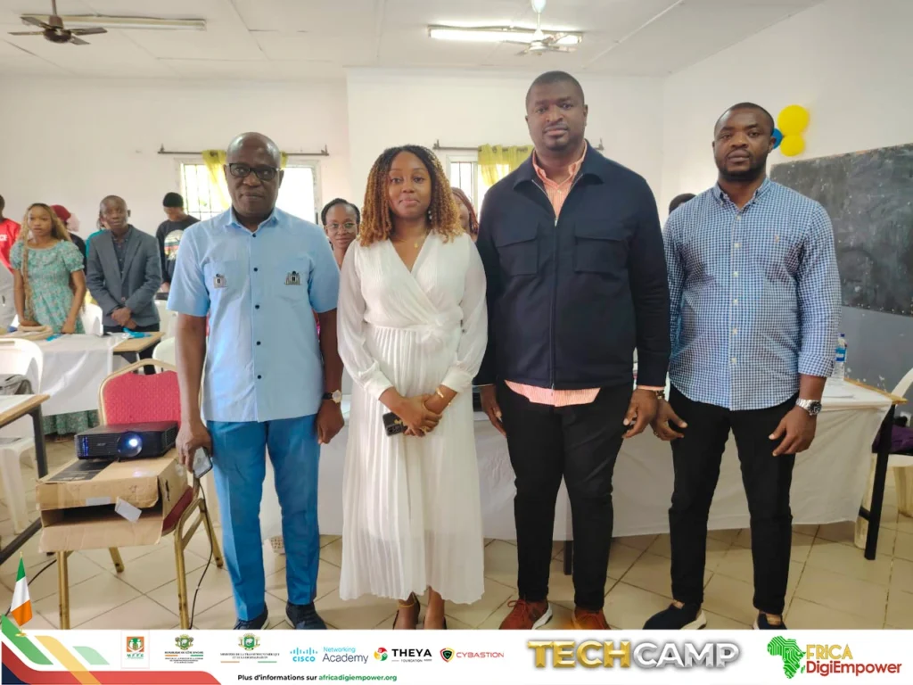 Tech camp africa digiempower de la fondation Theya by Cybastion Le 3ᵉ adjoint au Maire, M. Hermann NZI, accompagné du SG de la mairie et du Sous-directeur des affaires sociales, est venu encourager les jeunes de sa commune en pleine formation en cybersécurité