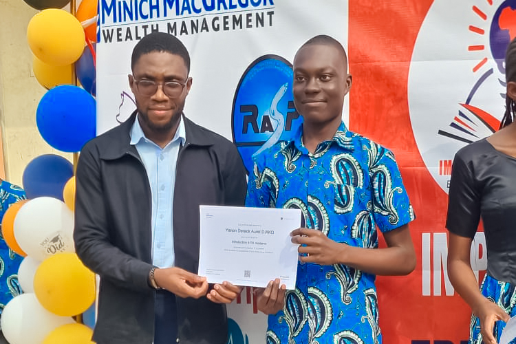 Ceremonie fin de parcours impactful 6-Africa DigiEmpower formations gratuites pour les jeunes. design by adambita237